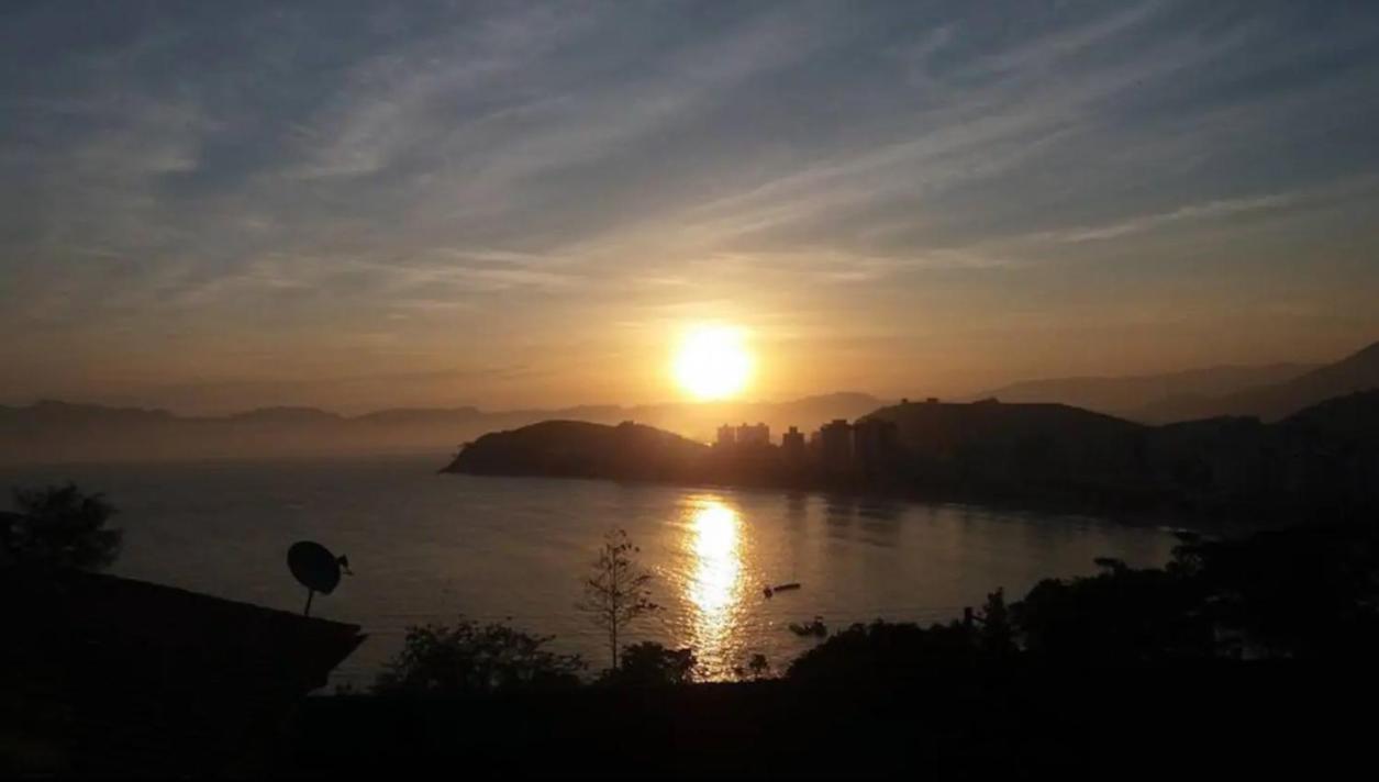 カラグァタトゥバ Por De Sol No Mar Da Camaヴィラ エクステリア 写真